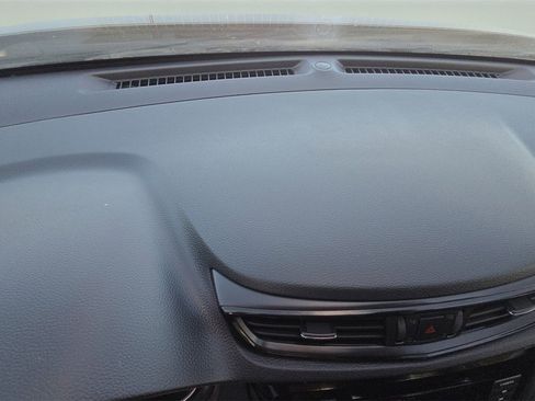 Used 2019 Nissan Rogue SV w/ Premium Package image 9