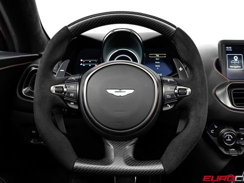 Used 2022 Aston Martin V8 Vantage Roadster image 31