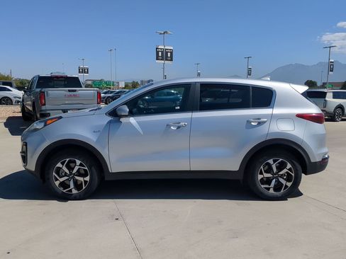 Used 2021 Kia Sportage LX AWD/4WD image 3