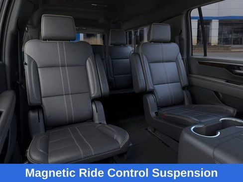 New 2025 Chevrolet Suburban High Country image 18
