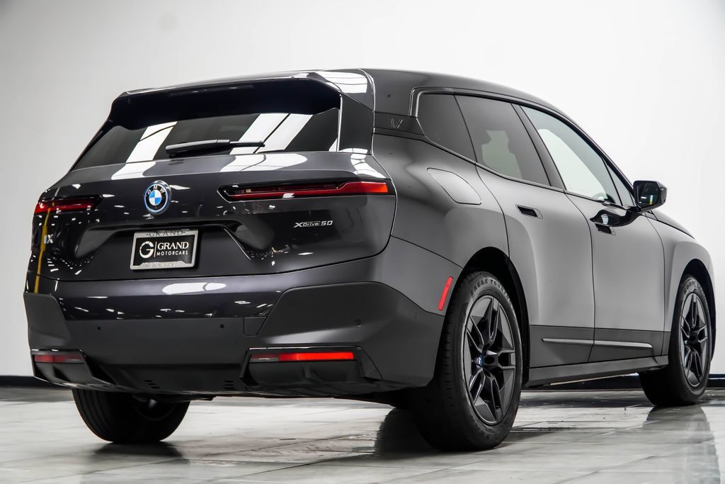 Used 2024 BMW iX xDrive50 w/ Convenience Package AWD/4WD image 15