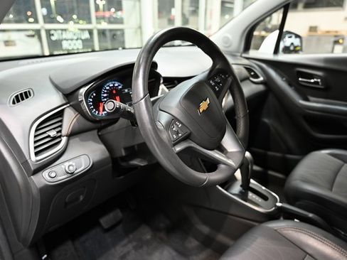 Used 2022 Chevrolet Trax LT w/ Driver Confidence Package image 19