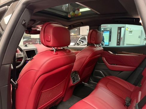 Used 2022 Maserati Levante GT image 34