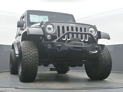 Used 2017 Jeep Wrangler Sahara w/ Connectivity Group image 48