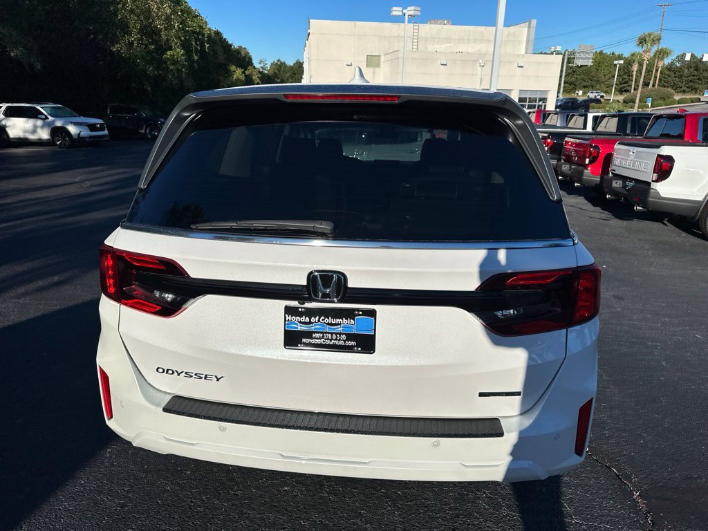 New 2027 Honda Odyssey Touring image 4