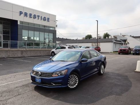 Used 2017 Volkswagen Passat 1.8T SE FWD image 1