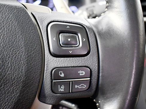 Used 2020 Lexus IS 300 image 40