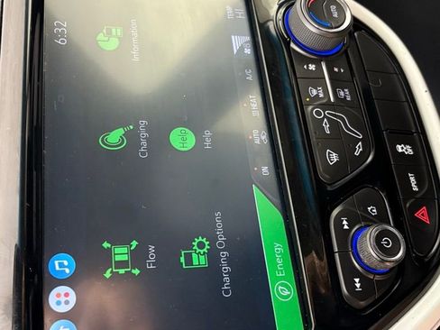 Used 2021 Chevrolet Bolt LT image 32