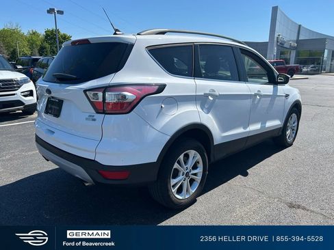 Used 2018 Ford Escape SE w/ Ford Safe & Smart Package AWD/4WD image 8