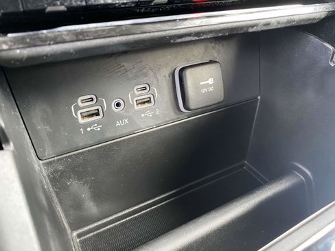 Used 2023 Jeep Grand Cherokee L Limited image 19