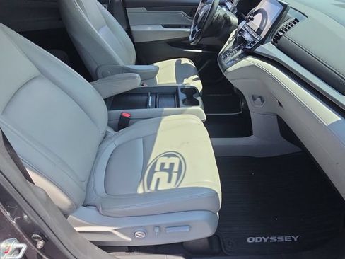 Used 2023 Honda Odyssey EX-L image 19