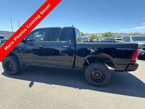 Used 2019 RAM 1500 Classic SLT w/ Black Appearance Group AWD/4WD image 4