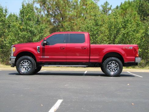 Used 2017 Ford F250 Lariat w/ Lariat Value Package AWD/4WD image 5
