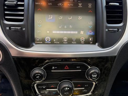 Used 2016 Chrysler 300 C RWD image 25