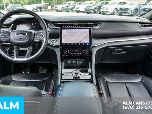 Used 2025 Jeep Grand Cherokee Limited w/ Luxury Tech Group II RWD image 24