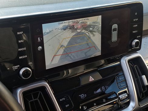 Certified 2022 Kia Sorento EX w/ Panoramic Sunroof Package image 19