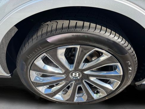 New 2025 Bentley Bentayga Extended Wheelbase AWD/4WD image 34