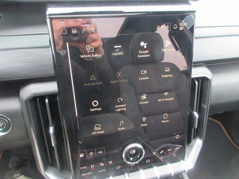 New 2026 GMC Acadia AT4 w/ Luxury Package image 19