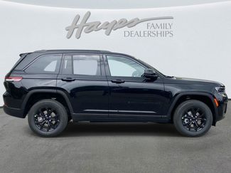 New 2026 Jeep Grand Cherokee Altitude RWD video 3