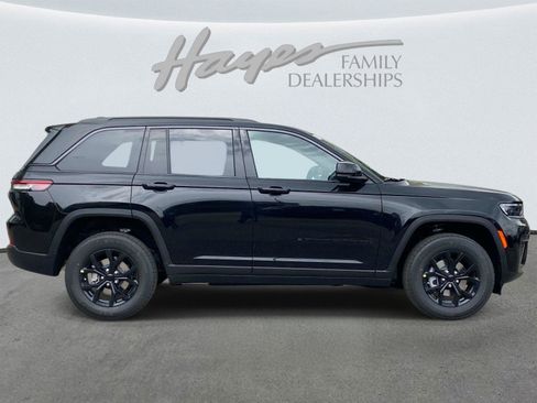 New 2026 Jeep Grand Cherokee Altitude RWD image 3