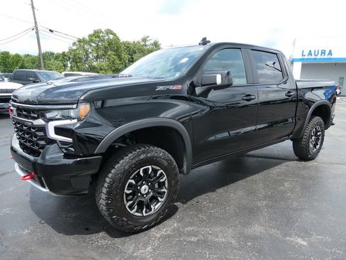 Used 2024 Chevrolet Silverado 1500 ZR2 w/ Technology Package AWD/4WD image 10