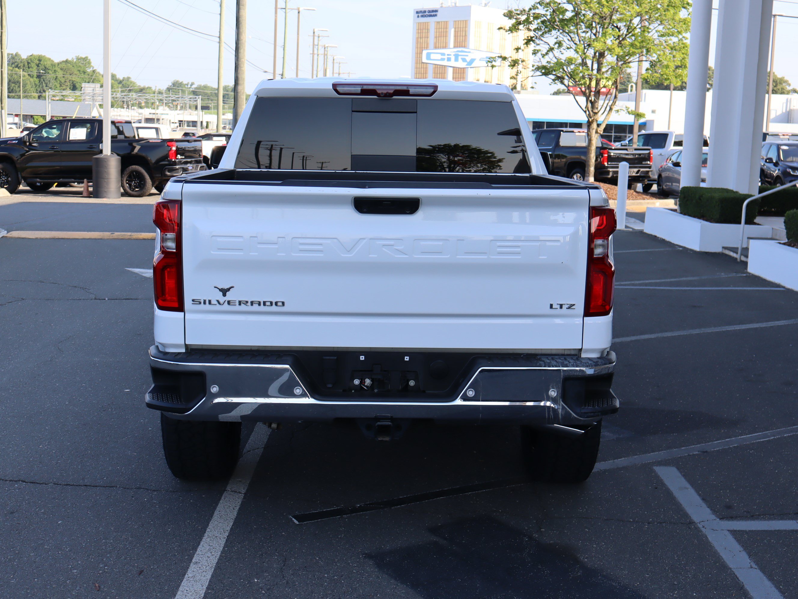 Used 2024 Chevrolet Silverado 1500 LTZ w/ Technology Package AWD/4WD image 9