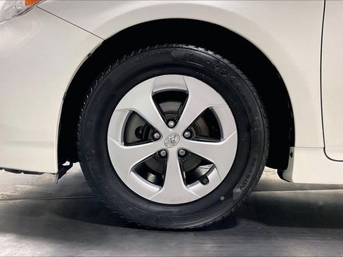 Used 2012 Toyota Prius Two FWD image 9