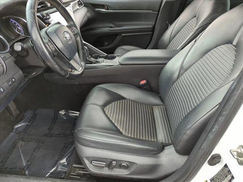 Used 2018 Toyota Camry SE w/ Convenience Package image 15