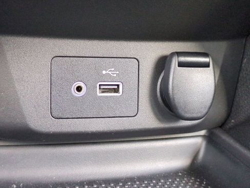 Used 2019 Nissan Rogue SV image 21