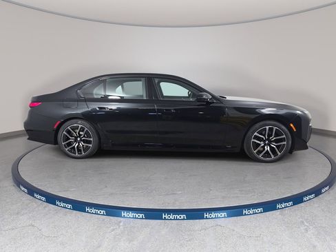 New 2026 BMW i7 xDrive60 w/ Executive Package AWD/4WD image 4