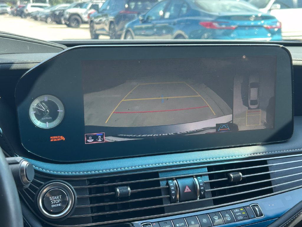 Used 2022 Lexus LS 500 w/ Interior Upgrade Package RWD image 34