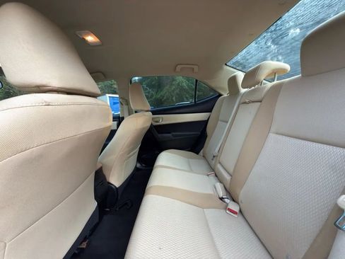 Used 2017 Toyota Corolla LE image 30
