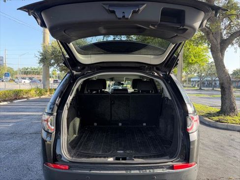 Used 2019 Land Rover Discovery Sport SE AWD/4WD image 19