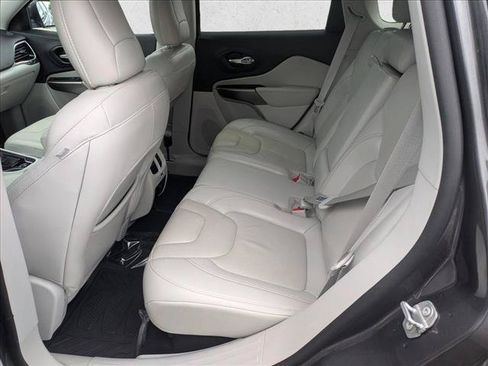 Used 2021 Jeep Cherokee Limited AWD/4WD image 16