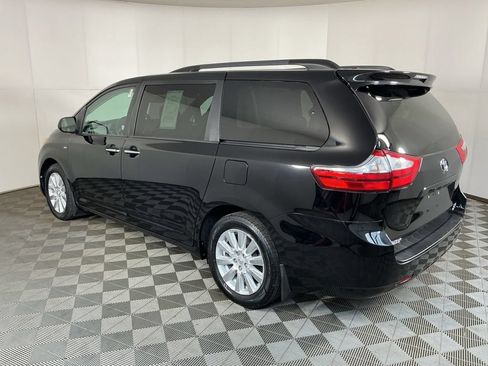 Used 2017 Toyota Sienna XLE AWD/4WD image 14