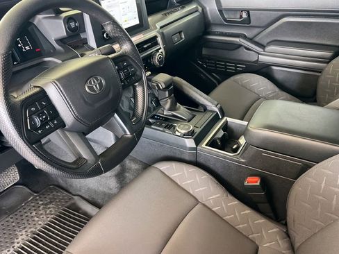 Certified 2025 Toyota Tacoma SR5 AWD/4WD image 13