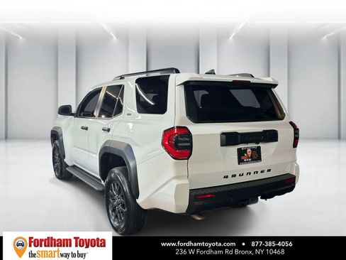 Used 2025 Toyota 4Runner SR5 AWD/4WD image 5