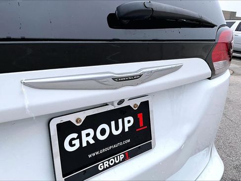 Used 2021 Chrysler Voyager Lxi image 30