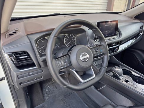 Used 2022 Nissan Rogue SL FWD image 14