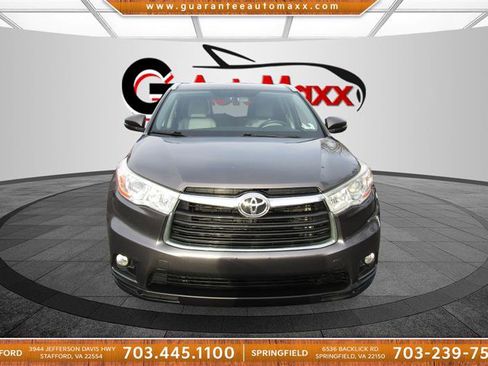 Used 2016 Toyota Highlander XLE image 2