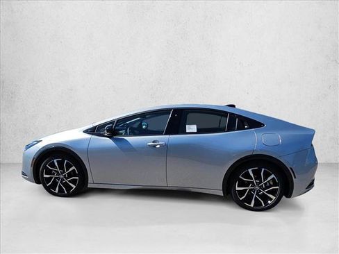 New 2026 Toyota Prius Plug-In Hybrid FWD image 5