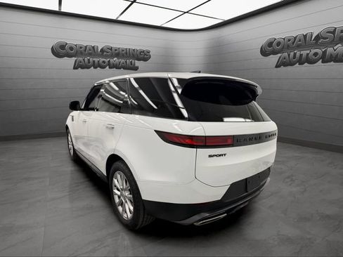Used 2025 Land Rover Range Rover Sport SE AWD/4WD image 3