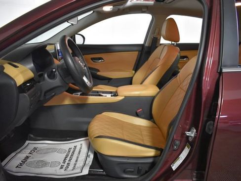 Used 2023 Nissan Sentra SV w/ SV Premium Package FWD image 11