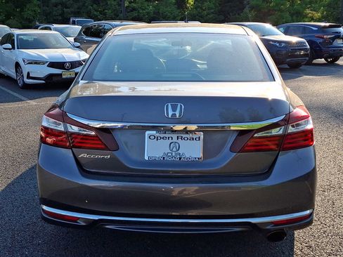 Used 2017 Honda Accord LX image 5