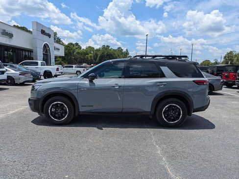 Used 2025 Nissan Pathfinder Rock Creek AWD/4WD image 7