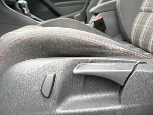 Used 2012 Volkswagen GTI 4-Door FWD image 25