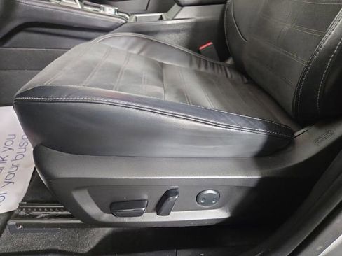 Used 2022 Mitsubishi Outlander SE image 29