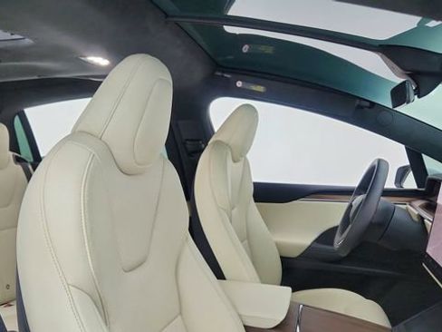 Used 2024 Tesla Model X image 20