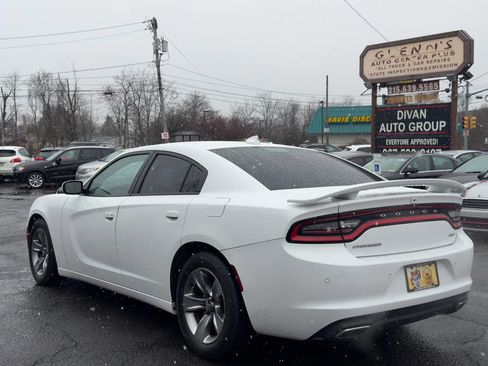 Used 2015 Dodge Charger SXT w/ Driver Confidence Group image 4