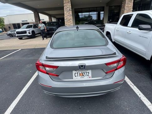 Used 2022 Honda Accord Sport image 3